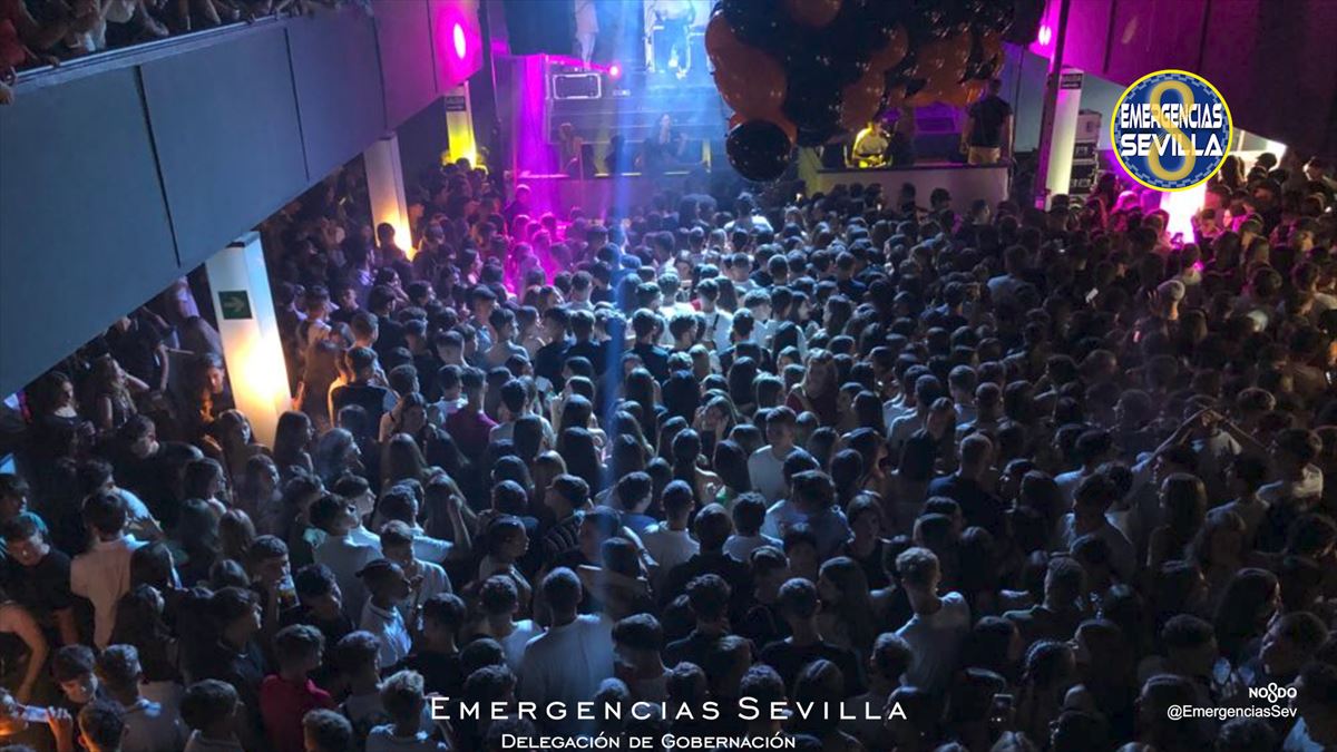 Vista panorámica de la fiesta en la Sala Music Sevilla. Foto: Servicios de Emergencias de Sevilla