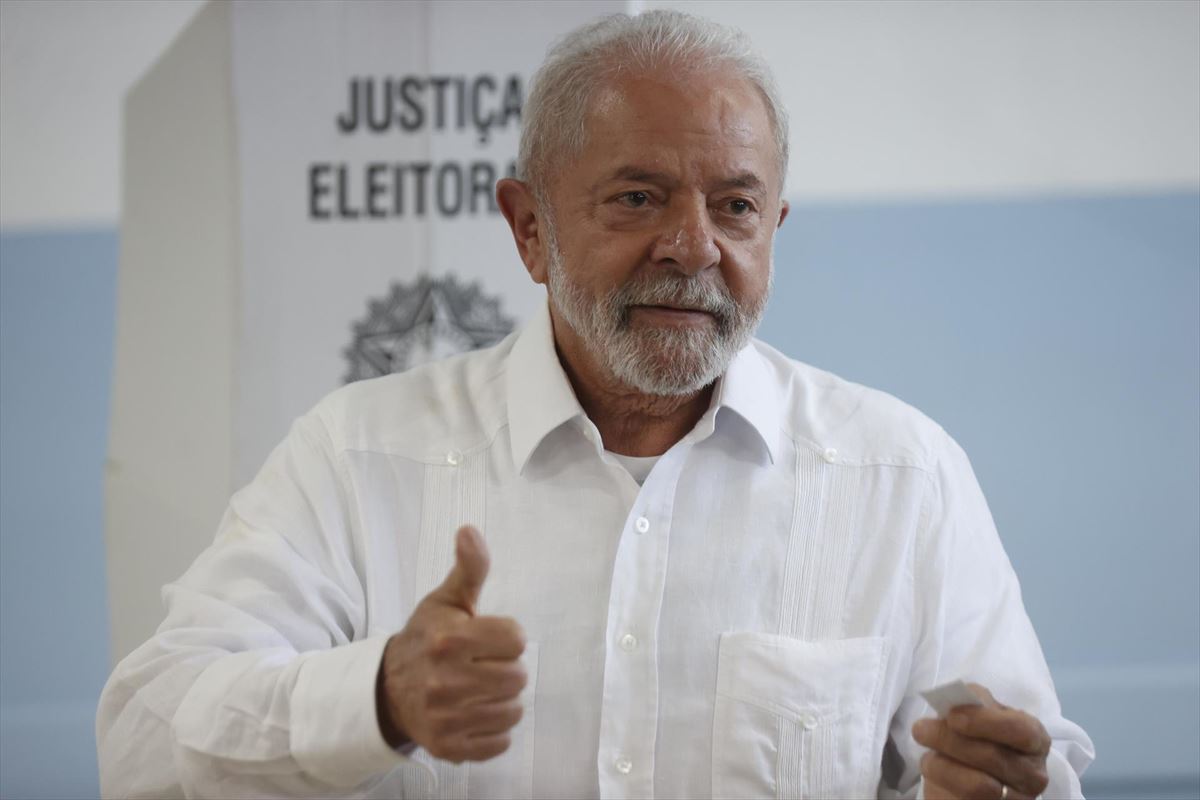 Lula da Silva, en el momento de la votación. Foto: EFE