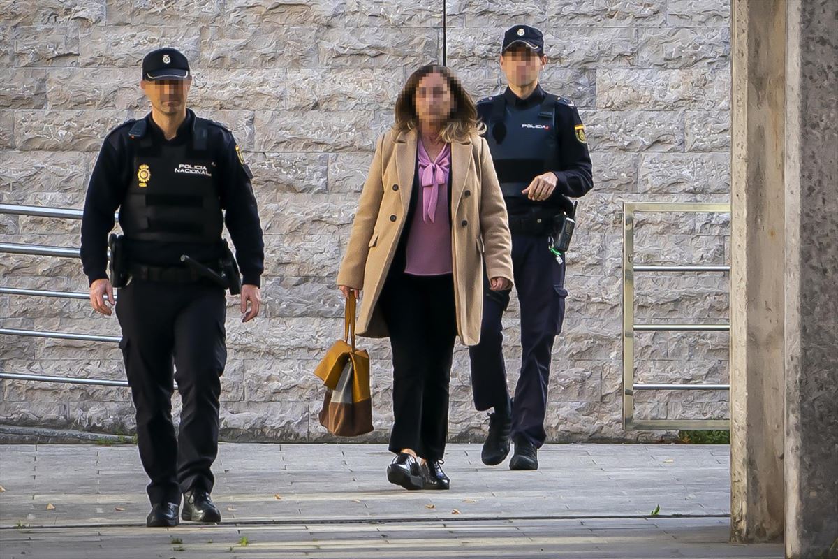 Imagen de la acusada llegando al juicio esta semana