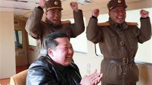 Kim Jong-un y sus cohetes