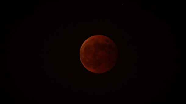 Luna de sangre visto desde Pekín