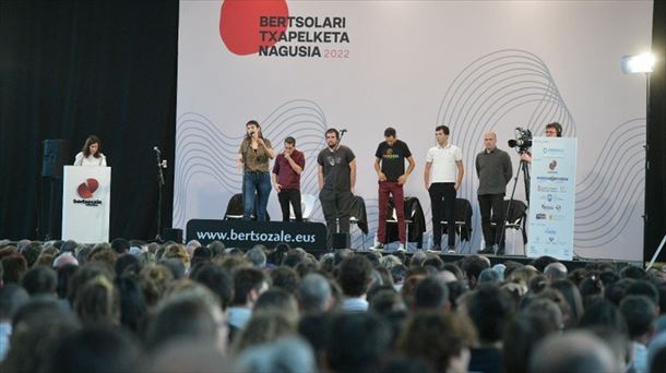 Imagen de una semifinal del Campeonato de Bertsolaris.