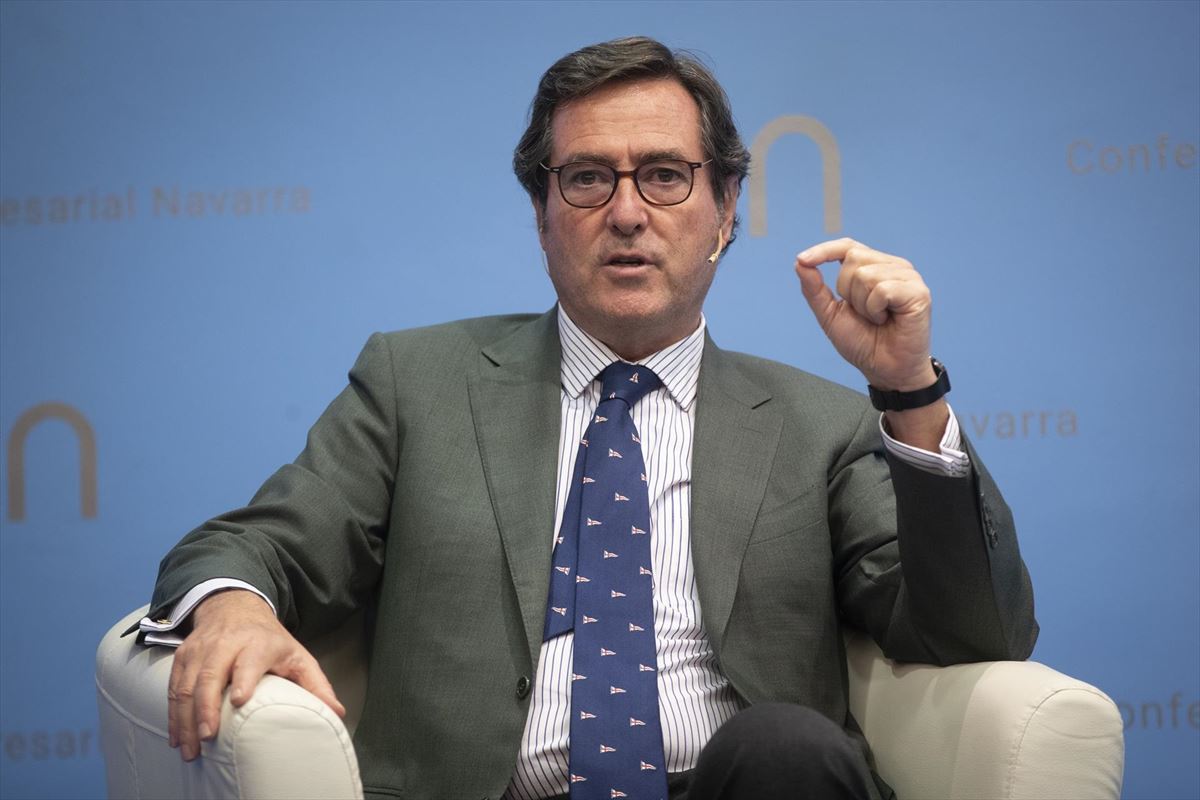 Antonio Garamendik CEOE Espainiako patronaleko presidentea