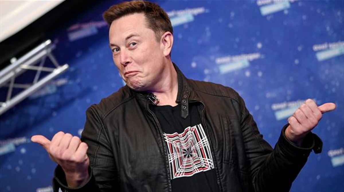 Elon Musk Twitterren jabea, artxiboko argazki batean