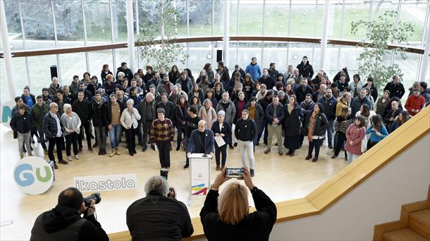 Varios representantes de Ikastolen Elkartea, en una imagen de archivo. Foto: EFE