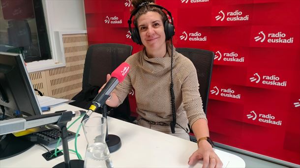 Lur Garmendia en Radio Euskadi. Foto: EITB Media