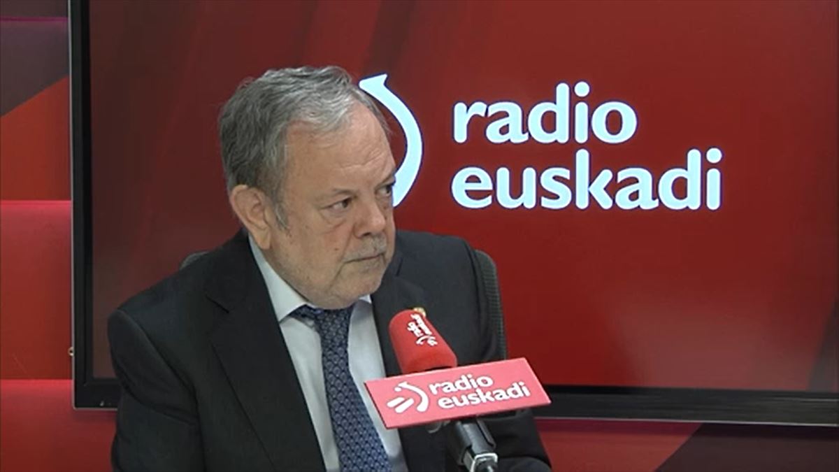 El consejero de Economía y Hacienda del Gobierno Vasco, Pedro Azpiazu, en Radio Euskadi. Foto: EITB