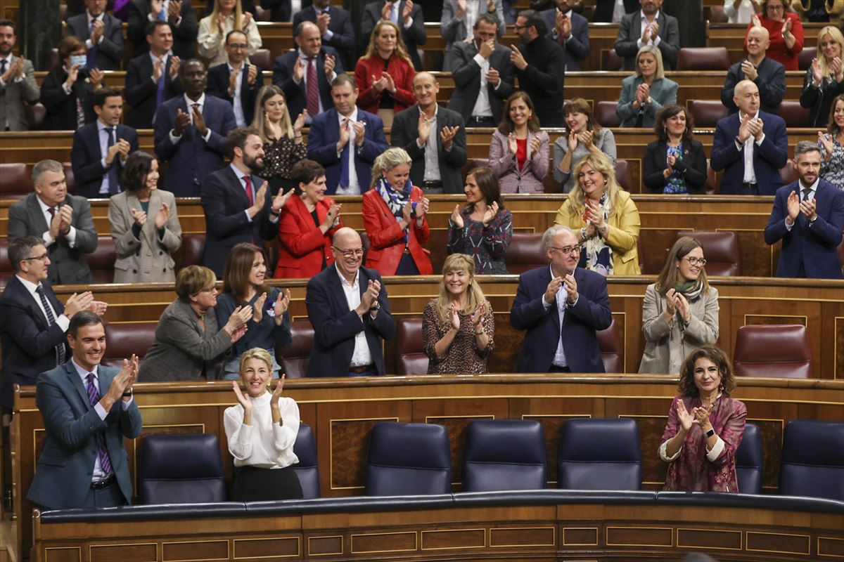 Miembros del Gobierno español en el Congreso de los Diputados tras la votación. Foto: EFE