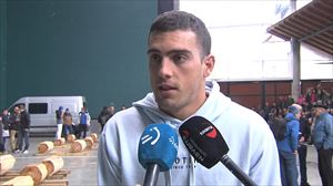 Iker Vicentek hautsita ditu ezker orkatilako bi lotailu, eta bizpahiru hilabetez egongo da lehiatu ezinda