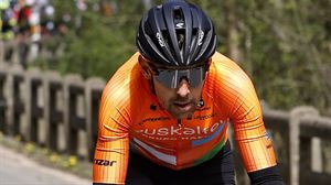 Mikel Iturria, trasladado en ambulancia a un hospital en Italia tras una caída