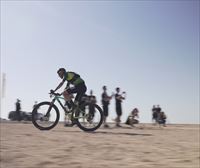 Zubero gana la última etapa de la Titan Desert 2022 y junto a Zubeldia acompaña en el podio al ganador Valero