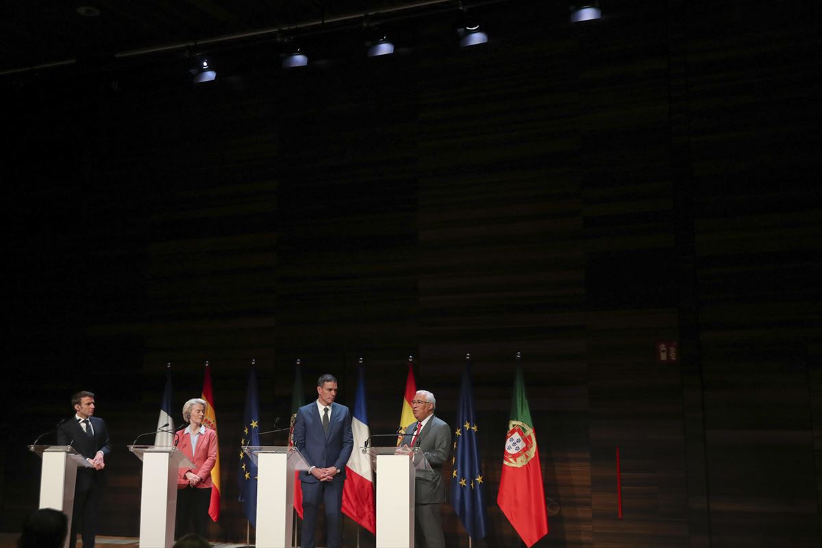 Macron, Von der Leyen, Sánchez y Costa presentan el corredor de hidrógeno.