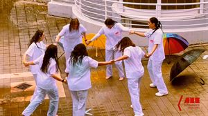 Las alumnas de Aretxabaleta Lanbide Eskola se mojan