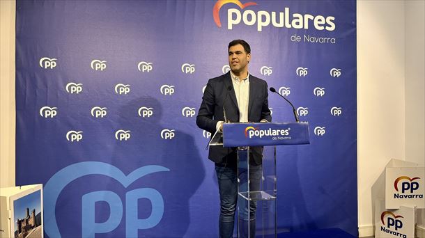 Javier Garcia Nafarroako Alderdi Popularreko presidentea, prentsaurrekoan. Argazkia: PPN