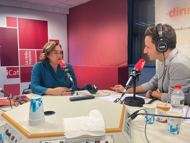 La alcaldesa de Barcelona, Ana Colau con Ramsden