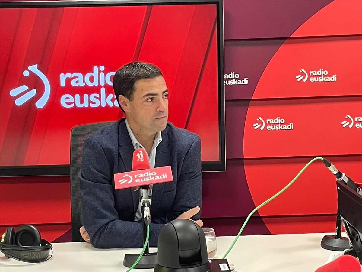 Imanol Pradales Bizkaiko Azpiegitura eta Lurralde Garapenerako diputatua Radio Euskadin