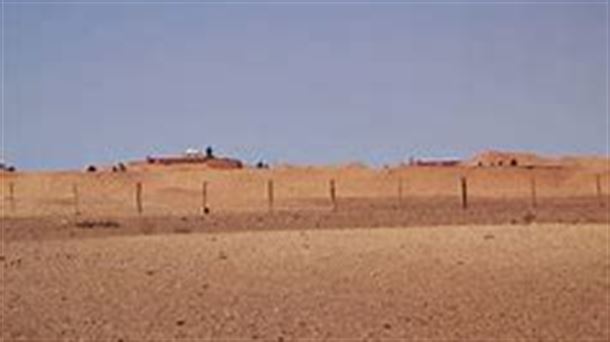 Mendebaldeko Saharan Marokok eraikitako harresia
