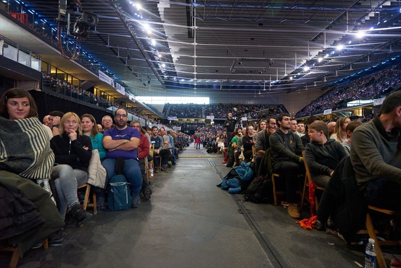 Nafarroa Arena, jendez goraino. EITB Media. 