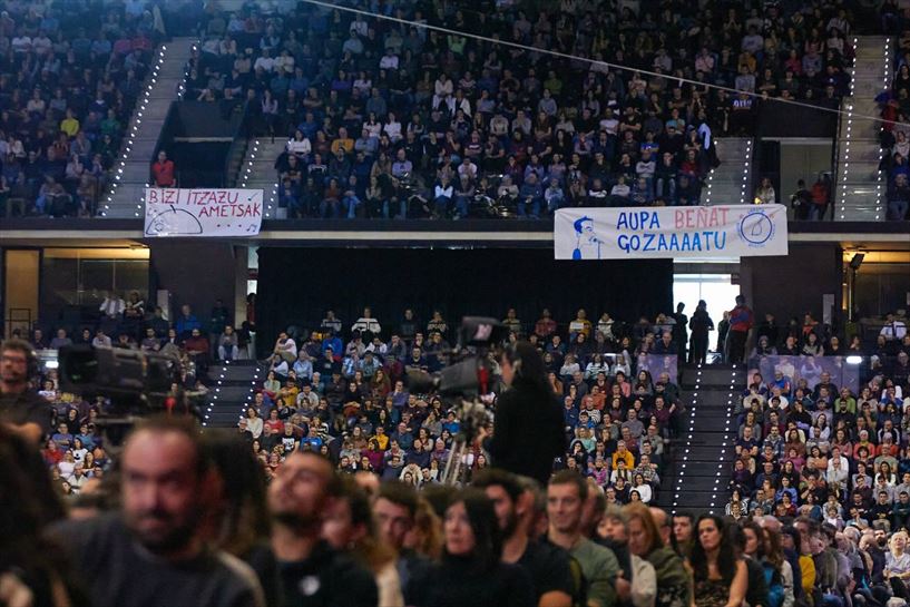 Nafarroa Arena, jendez goraino. EITB Media. 