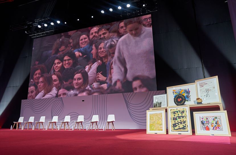 Arratsaldeko saioa hastear. EITB Media. 