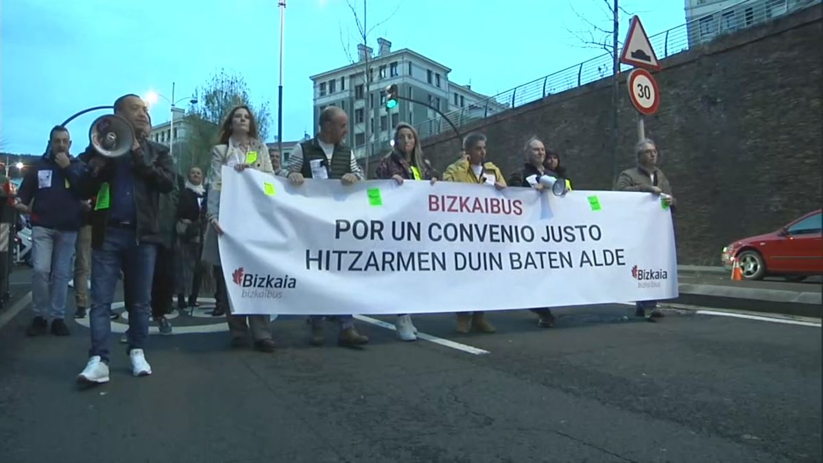 Manifestación de los trabajadores. Imagen obtenida de un vídeo de EITB Media.