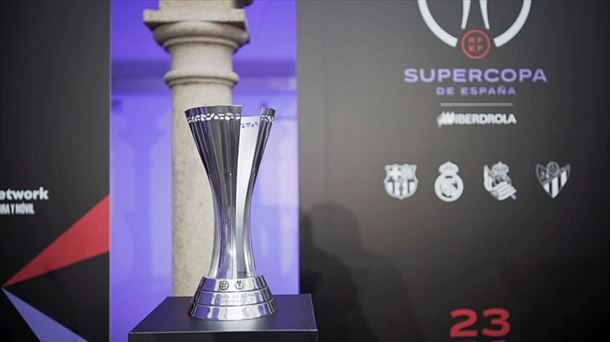 Trofeo de la Supercopa femenina