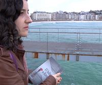 La periodista de EITB Olatz Urkia presenta en Donostia su primera novela 'El búho de Ravel'