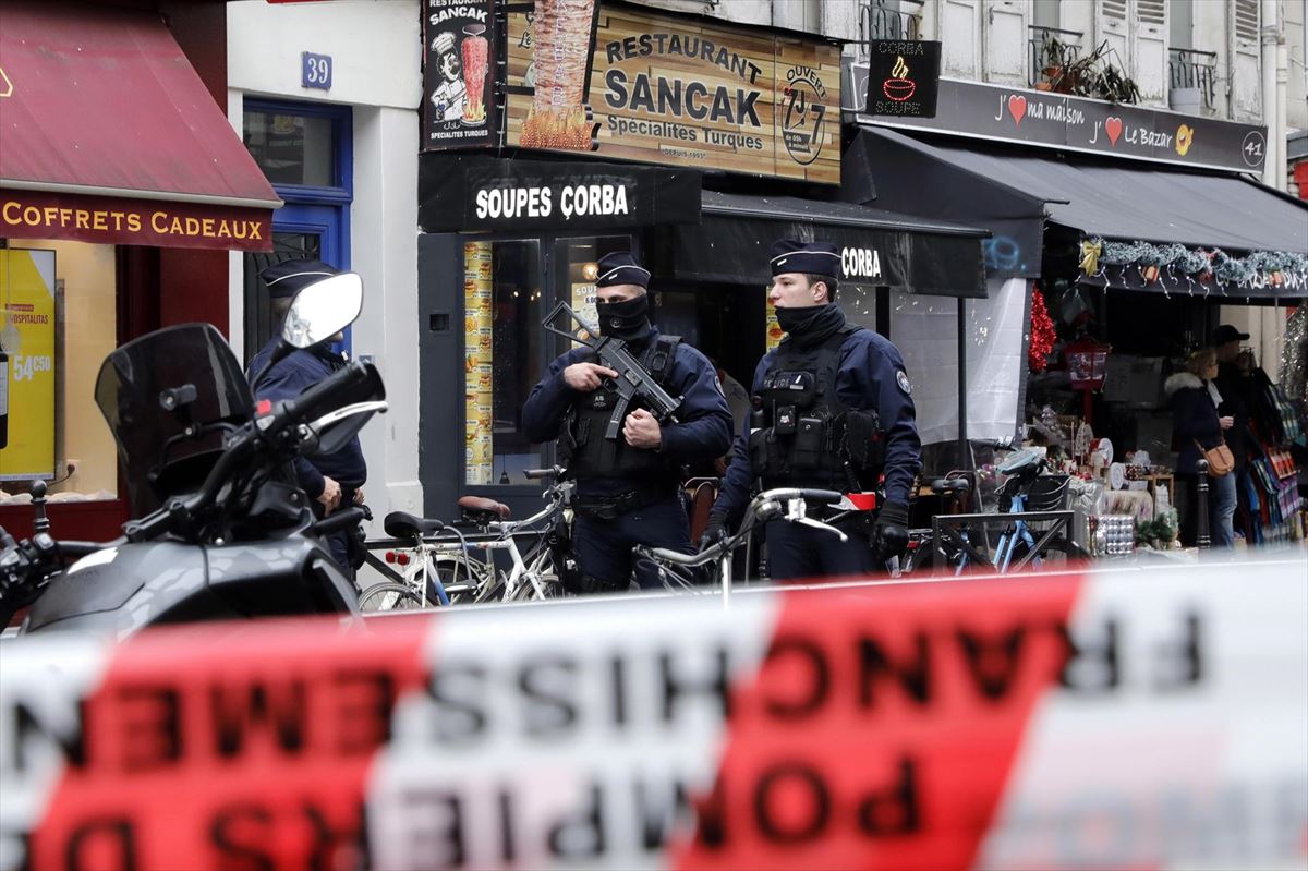 Lugar donde ocurrió el asesinato de tres kurdos en París. Foto: Efe