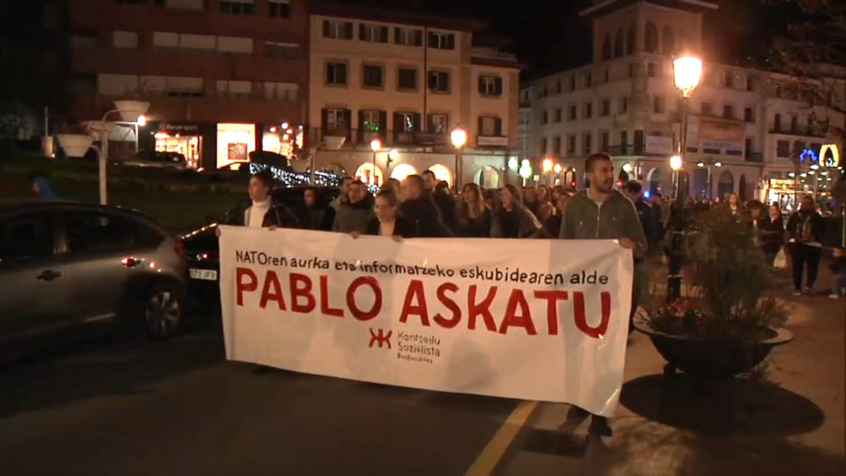 Manifestación para reclamar la libertad del periodista vasco preso en Polonia. Imagen: EITB