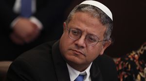 Ben Gvir ministro ultraeskuindarrak Meskiten zabalgunea bisitatu du, palestinarren kritikei entzungor eginda