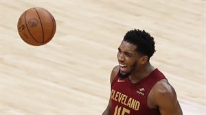 Donovan Mitchellek historia egin du 71 puntu sartuta, NBAko zortzigarren kopuru handiena
