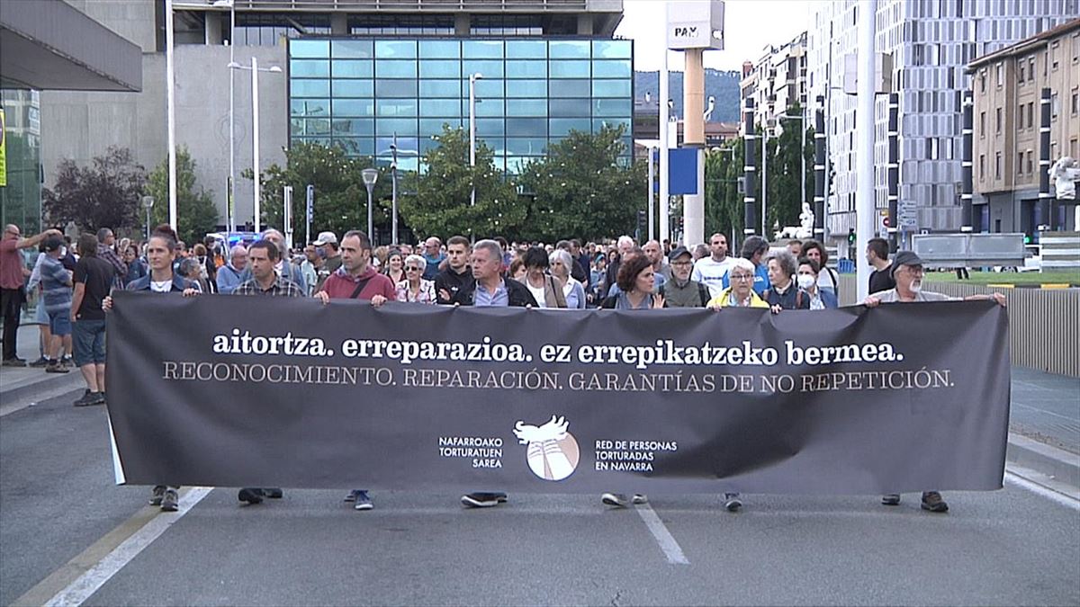 Nafarroako Torturatuen Sareak deitutako manifestazioa. Irudia: EITB