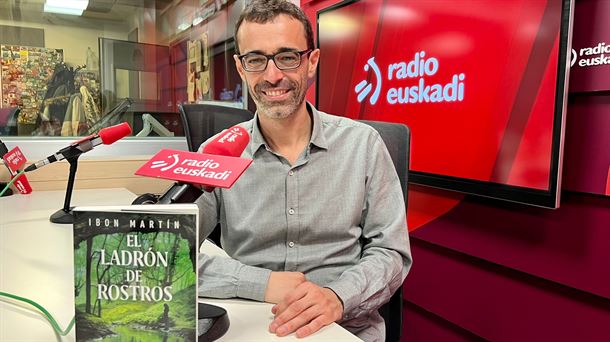 ‘El ladrón de rostros’, novela de Ibón Martín en la que “el asesino está bastante marcado por la religión”