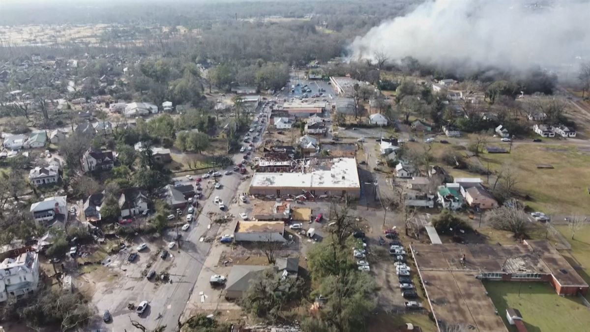 Alabama, tras el tornado. Imagen obtenida de un vídeo de Agencias.