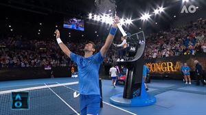 Djokovicek Carballes garaitu du zaleen babesarekin