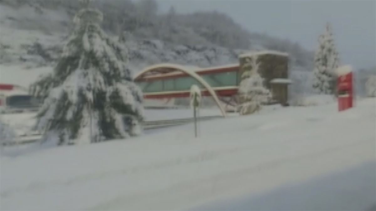 Nieve en Pagozelai. Imagen obtenida de un vídeo de EITB Media.
