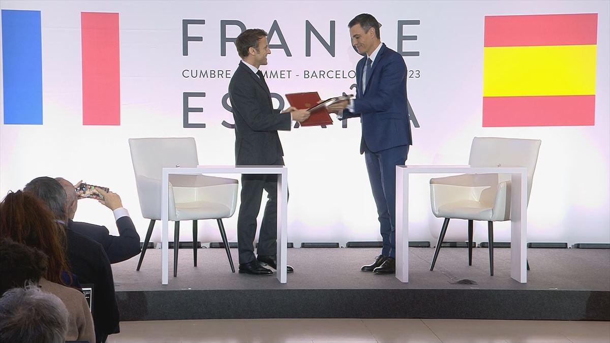 Pedro Sánchez y Emmanuele Macron firman un nuevo tratado de cooperación