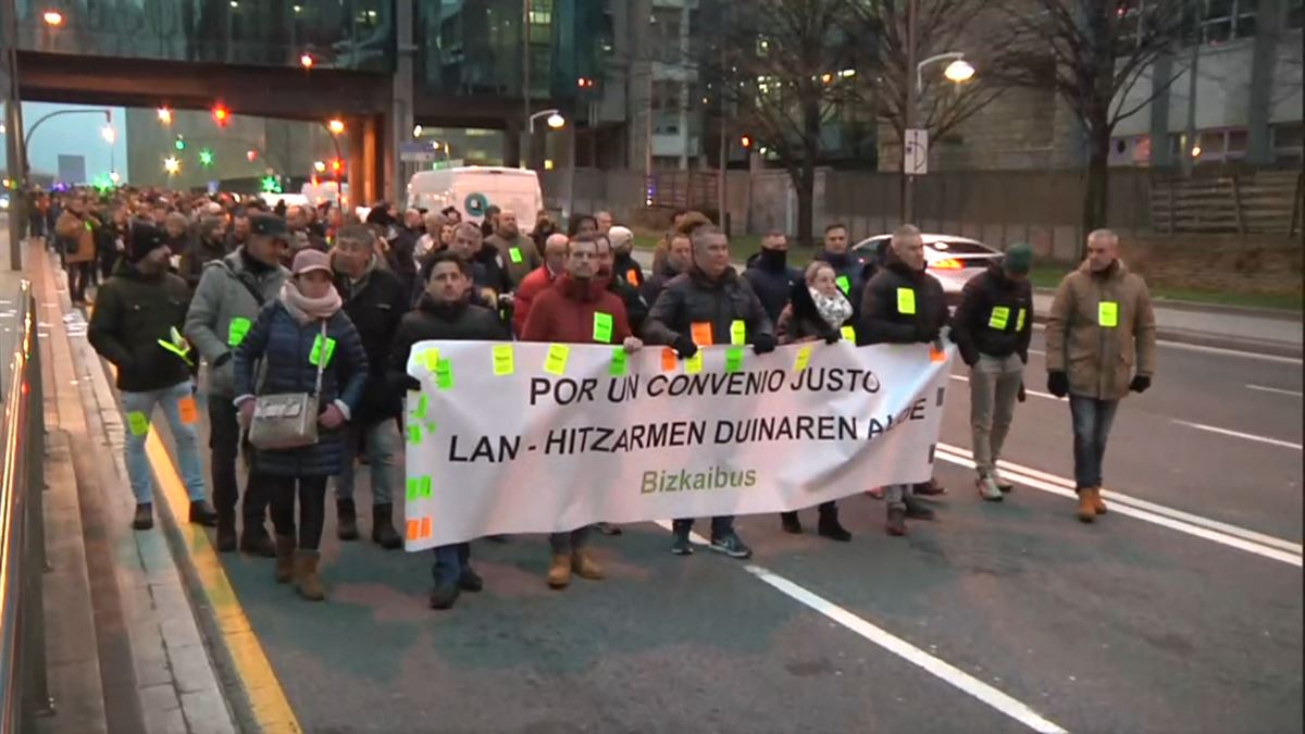 Manifestación por las calles de Bilbao. Foto: EFE