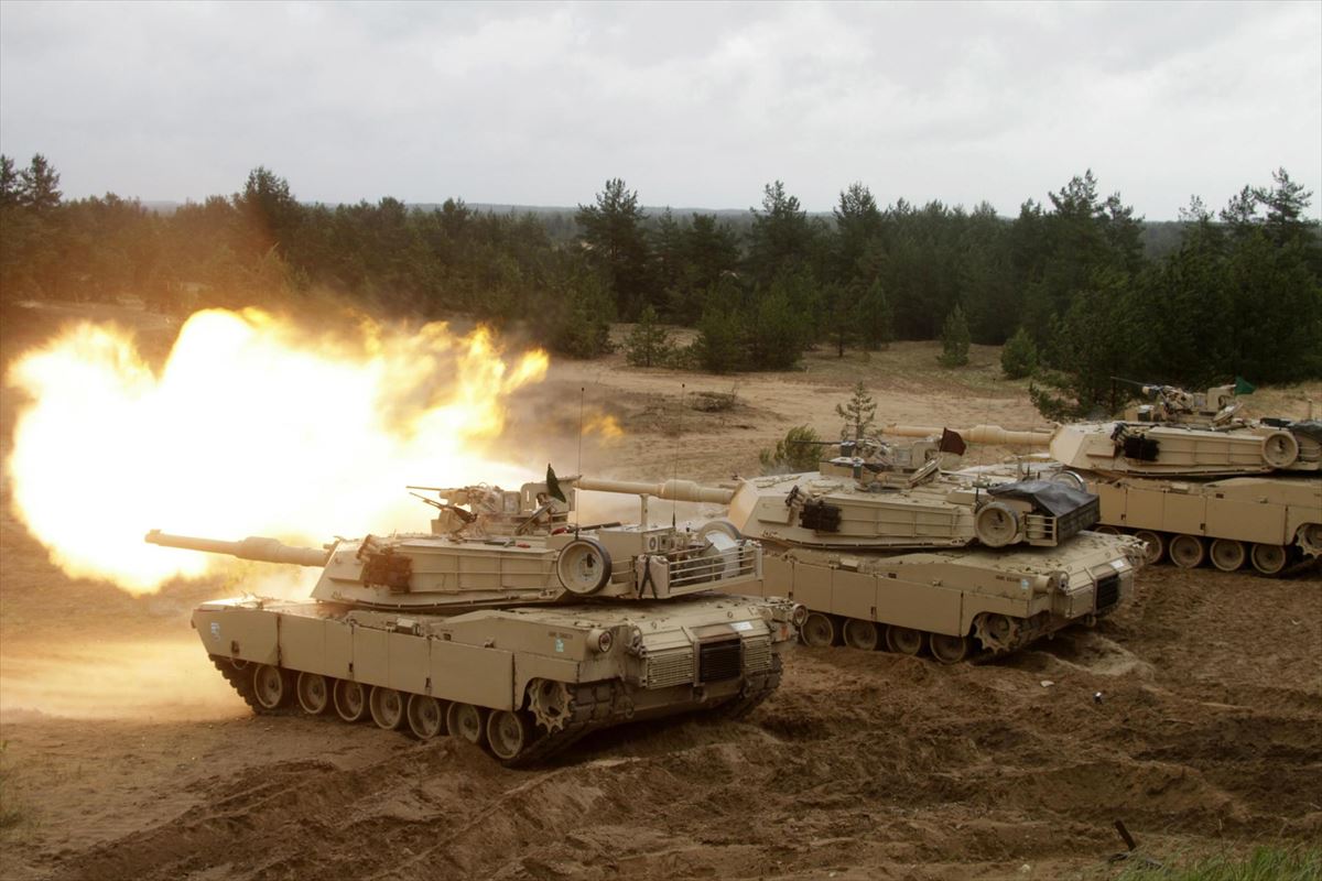Abrams tankeak. Argazkia: EFE