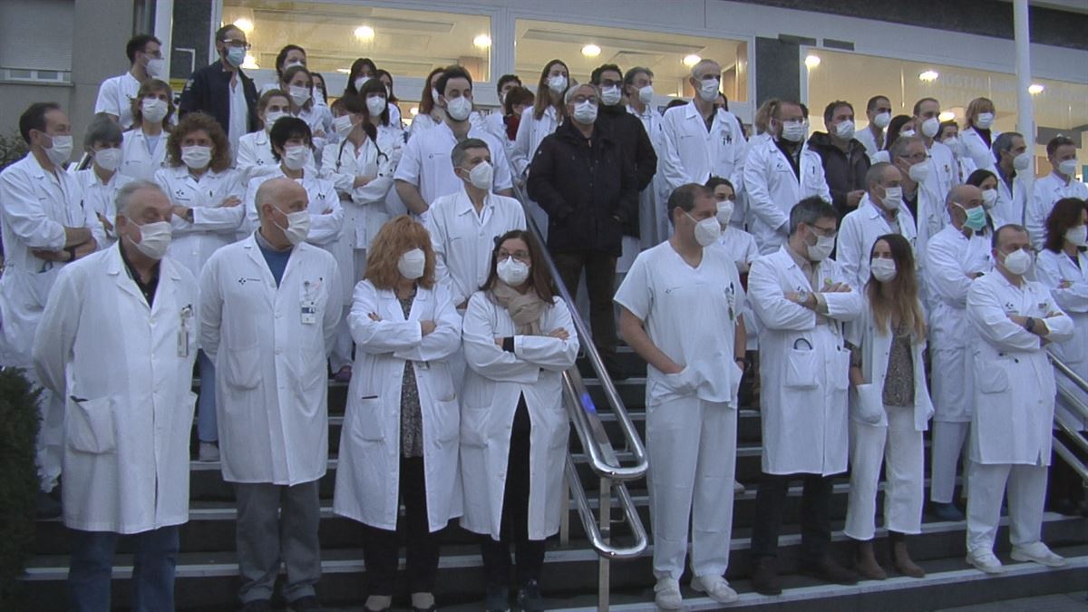 Hospital Donostia, esta mañana. Imagen obtenida de un vídeo de EITB Media.