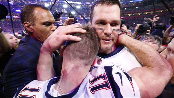 Tom Brady, de frente, en 2019, tras ganar la Super Bowl. Foto: EFE. 
