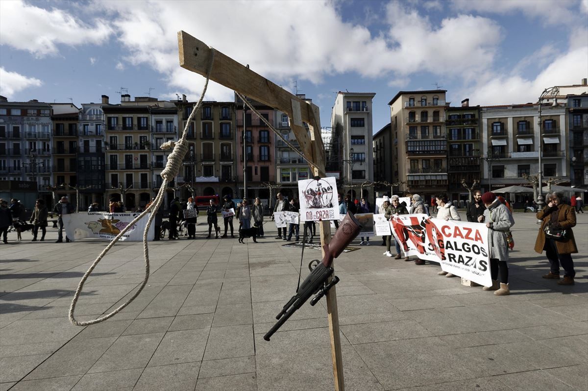 Protesta contra la caza en Pamplona. Foto: Efe