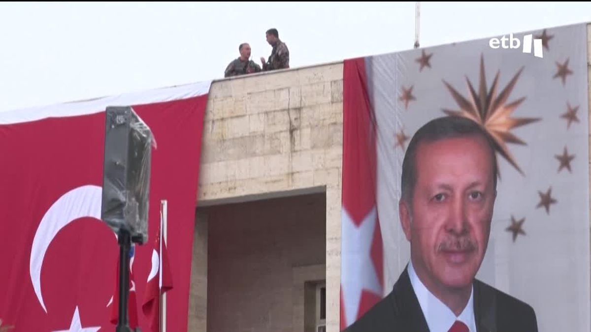 Mural gigante del presidente Erdogan.