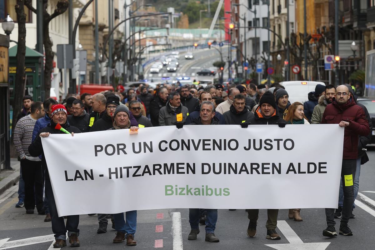 Una protesta de la plantilla de Bizkaibus. EFE