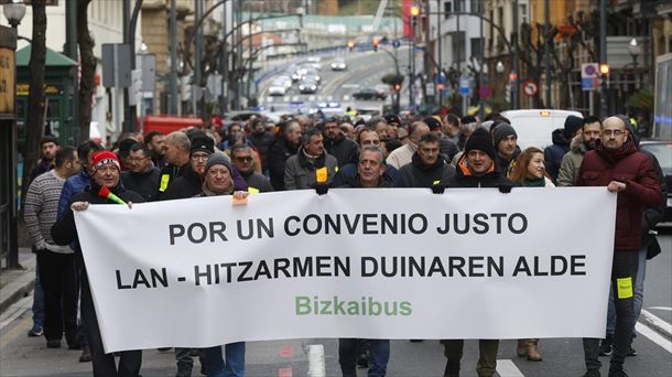 Bizkaibuseko langileen protesta bat, Bilbon. EFE