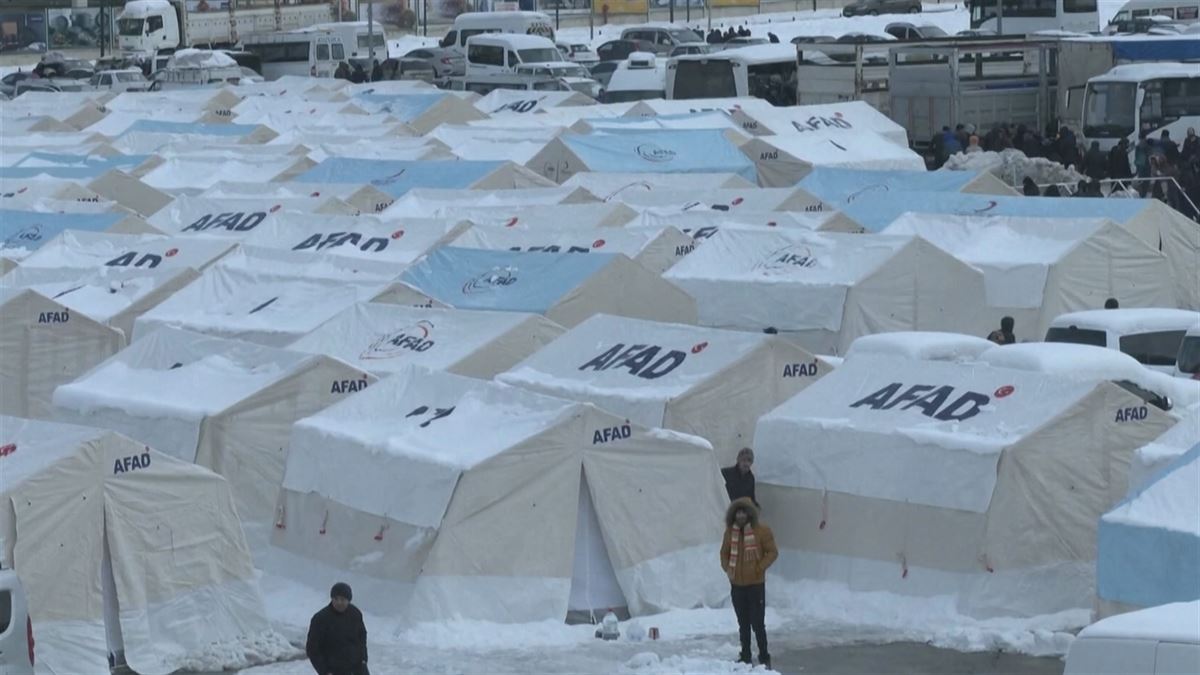 Babeslekuak. Agentzietako bideo batetik ateratako irudia.