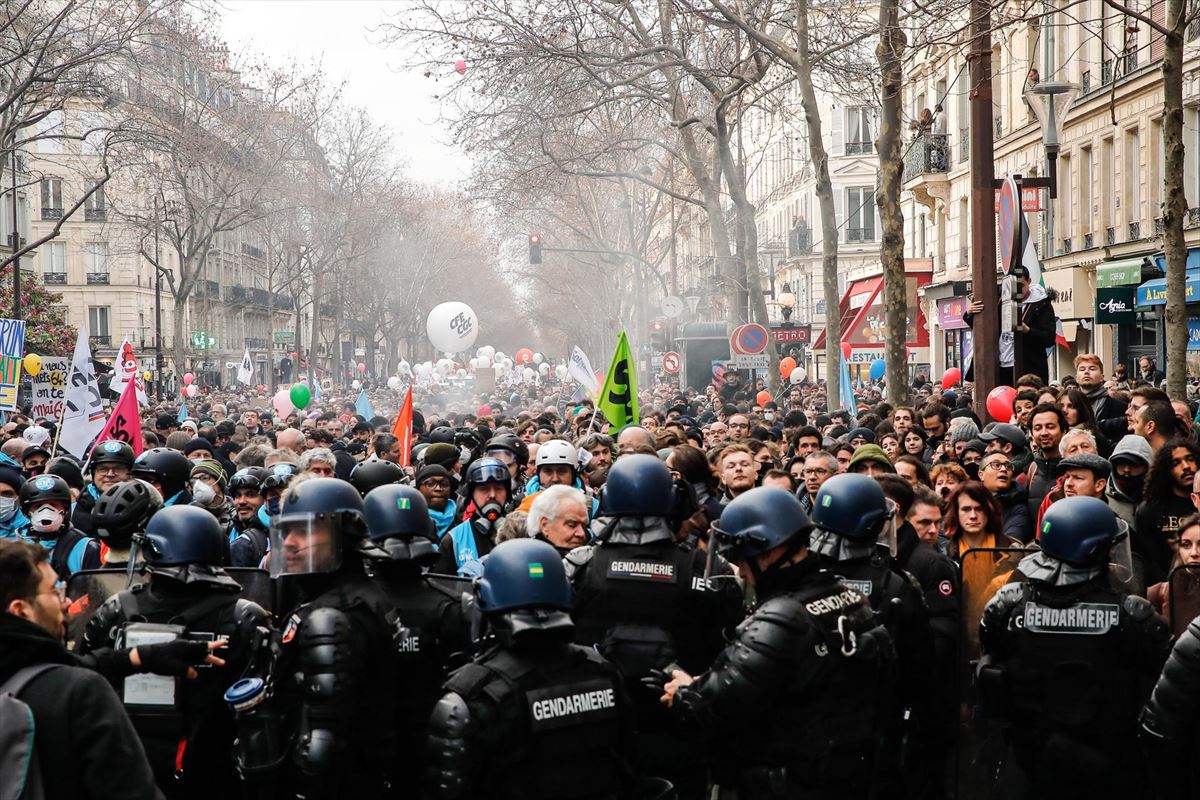 Erreformaren kontra Parisen otsailaren 11n egindako manifestazioa. 