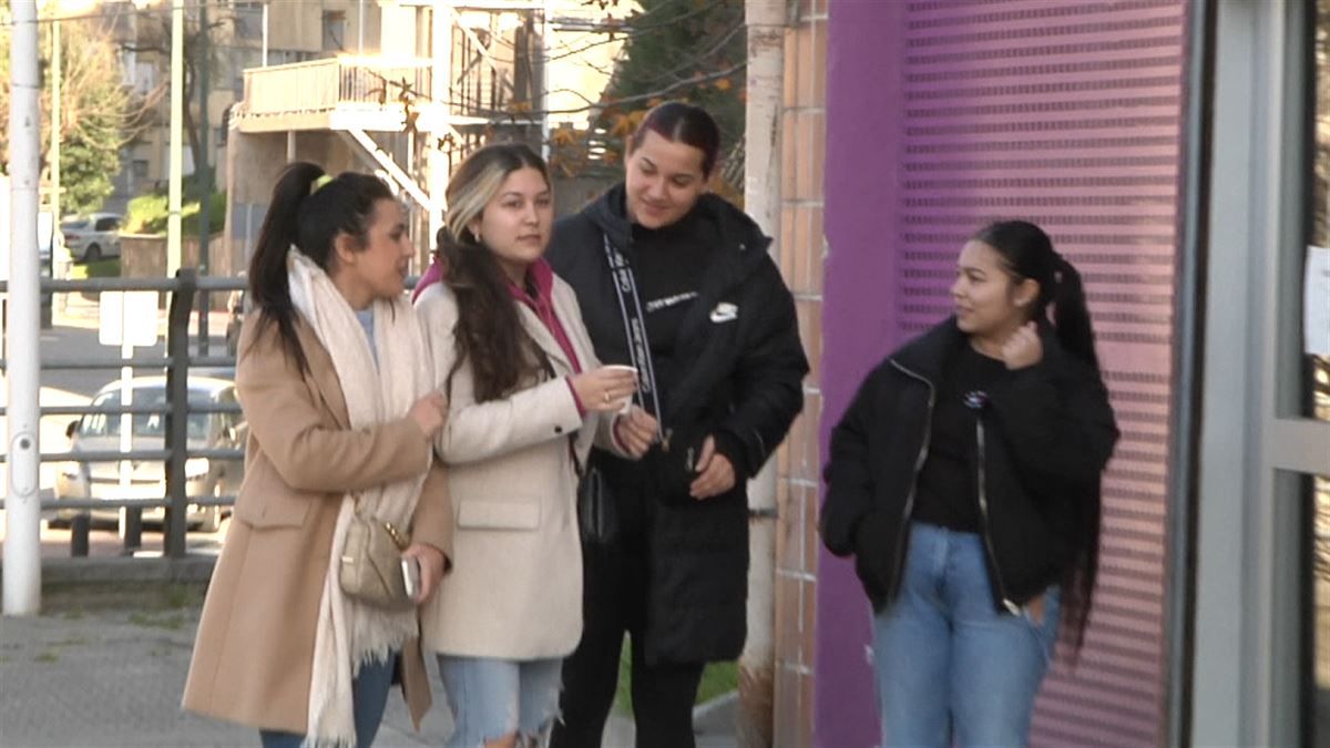 Amuges denuncia el trato humillante que han recibido 7 mujeres en tiendas de Bilbao. Imagen: EITB