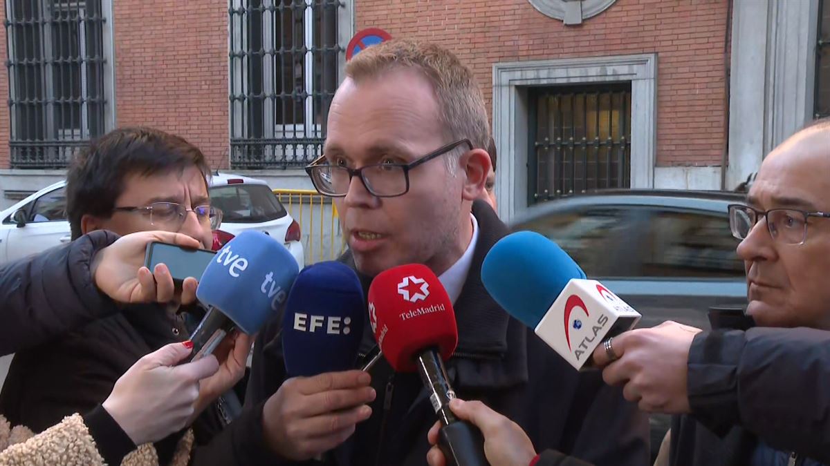 El letrado Juan José Yanez y el secretario de Estado de Justicia, Tontxu Rodriguez, hoy. EFE. 