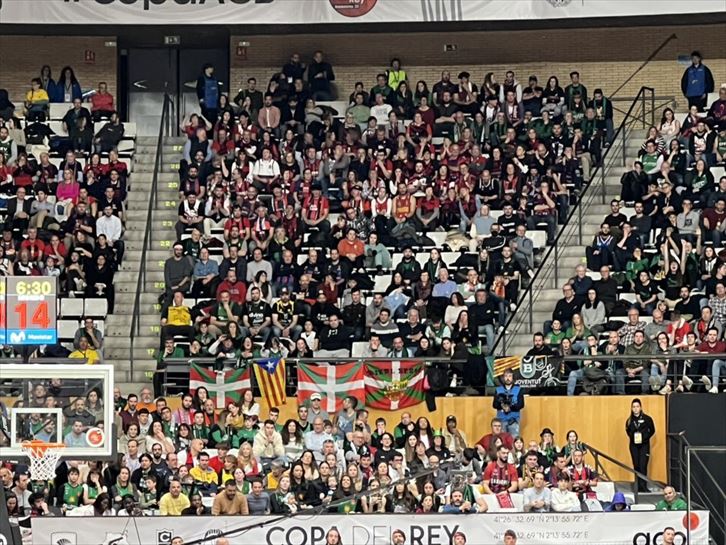 Baskoniako zaleak Badalonako Udal kirol-jauregiak